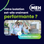 Famille dans un salon vérifiant la performance de l’isolation de leur logement avec l’accompagnement de MEH ÉNERGIES