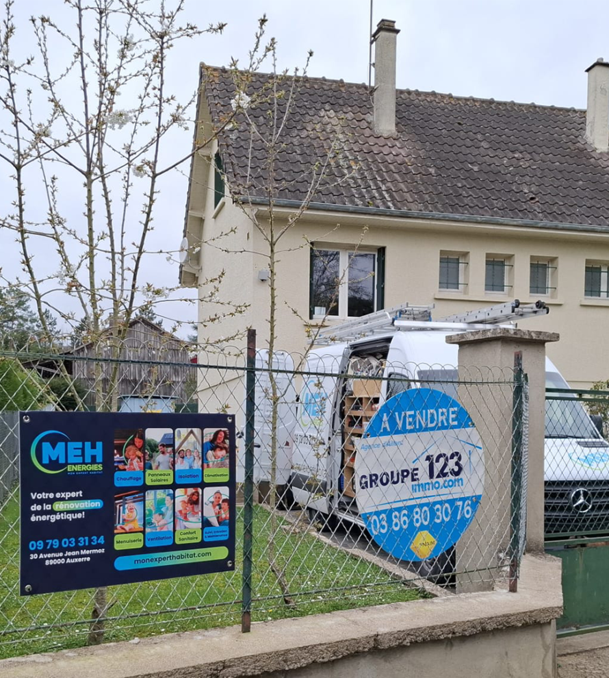 Chantier de rénovation énergétique MEH ÉNERGIES à Senan dans l’Yonne avec installation d’une pompe à chaleur LG