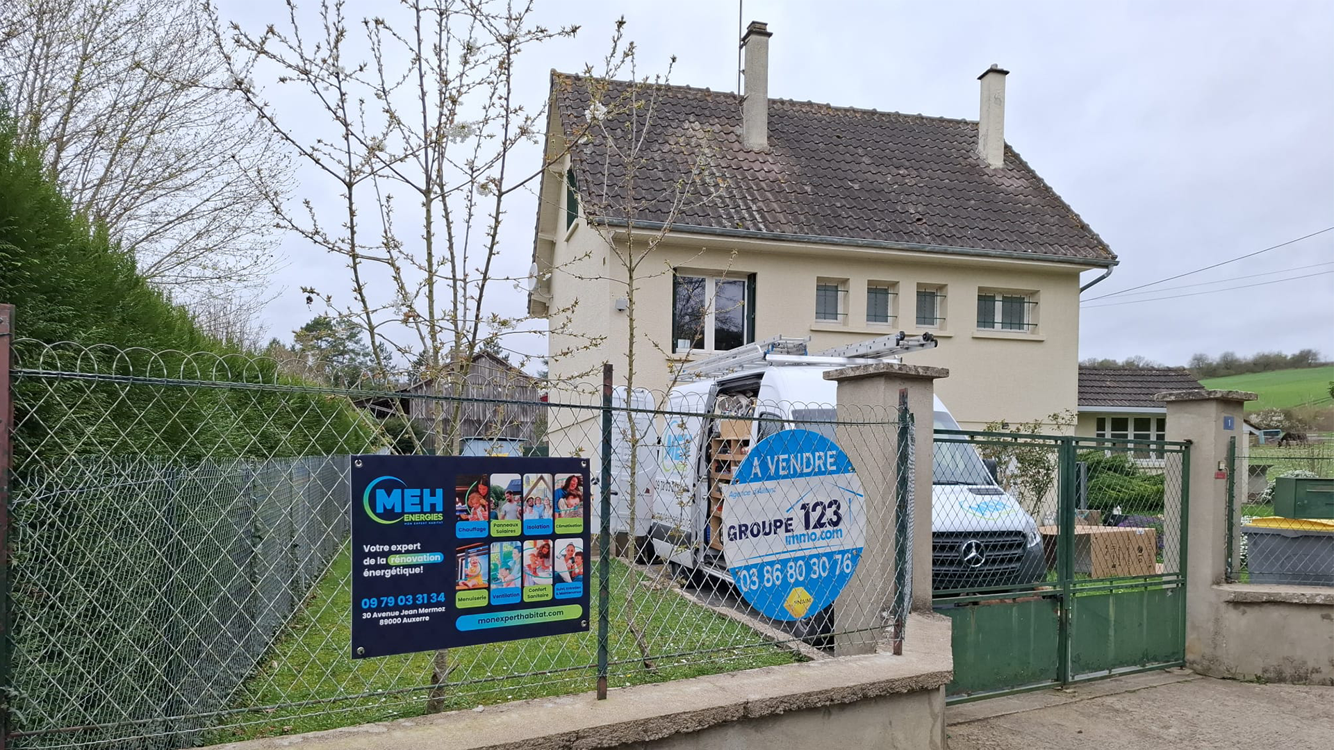Chantier de rénovation énergétique MEH ÉNERGIES à Senan dans l’Yonne avec installation d’une pompe à chaleur LG