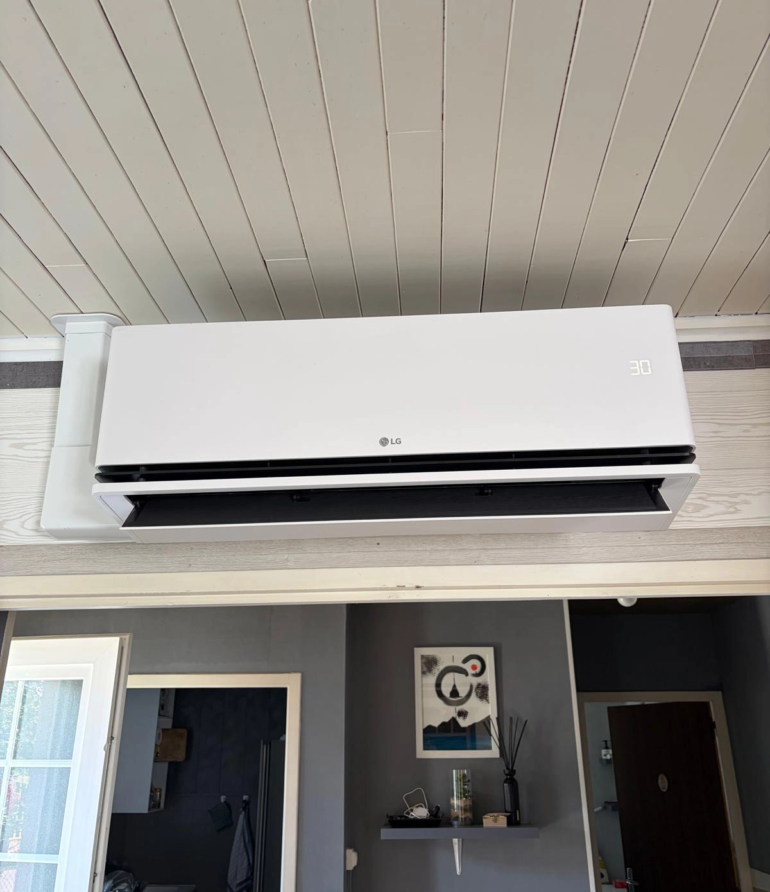 Installation d’une climatisation réversible LG réalisée par MEH ÉNERGIES dans une maison de la Nièvre (58) avec unités intérieures et groupe extérieur